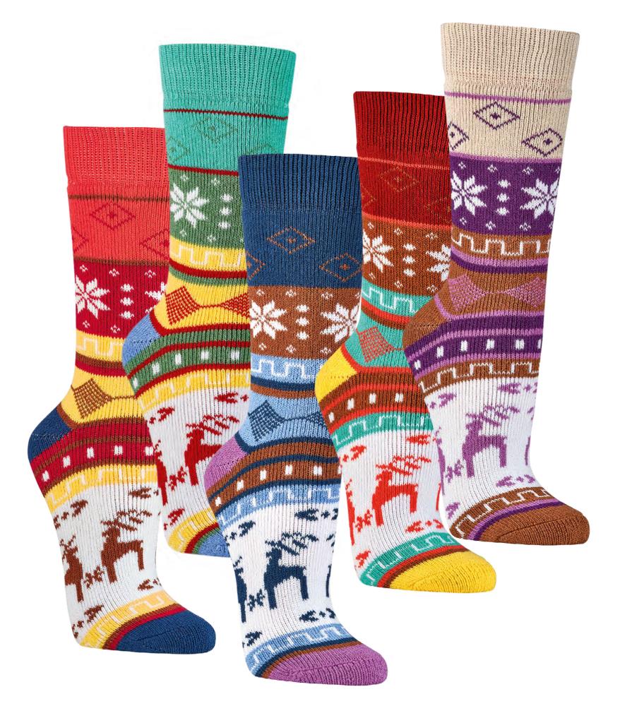 2 oder 4 Paar bunte Norweger Socken mit traditionellen skandinavischen Wintermustern, Rentieren und geometrischen Motiven in verschiedenen Farben wie Rot, Türkis, Blau und Beige, aus 90% Baumwolle für optimalen Tragekomfort im Hygge-Stil.
