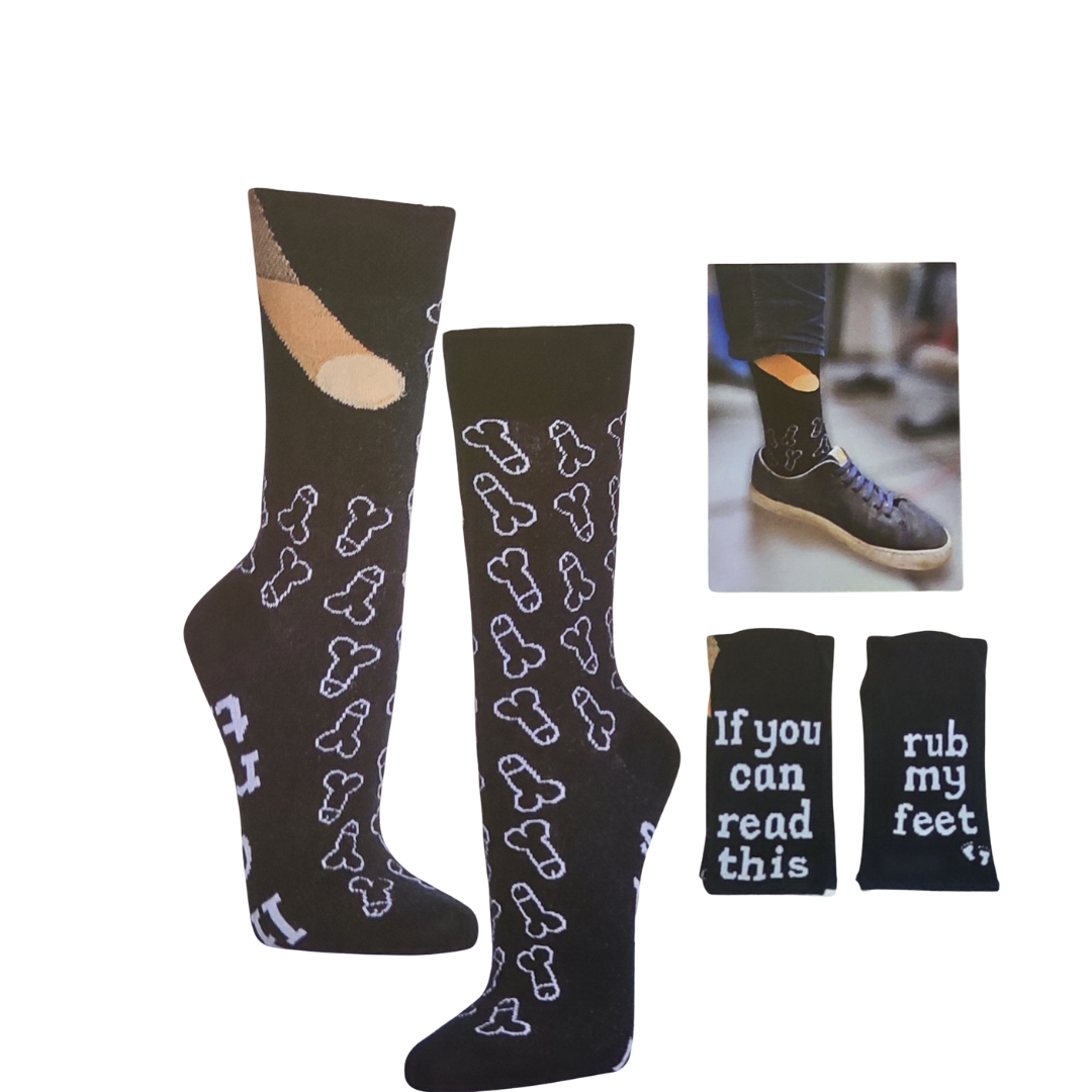 Auf dem Bild siehst du Spaßsocken mit Penit Motiv und Schriftzug unter der Sohle: If you can read this rub my feet.
