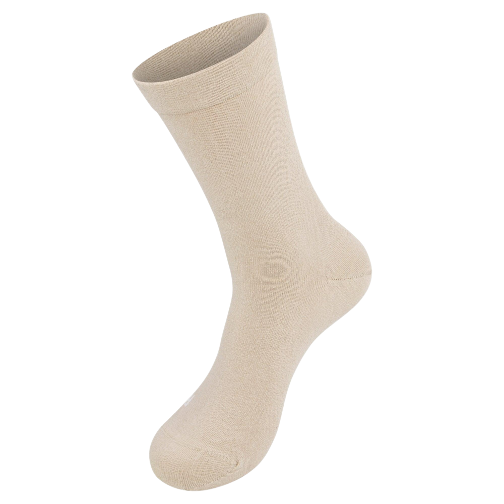 Das Bild zeigt eine Halblange Socke in der Farbe beige. Das Material ist dünn ausgebildet und die Socke hat einen breiten bund. Das verhindert einschnüren.