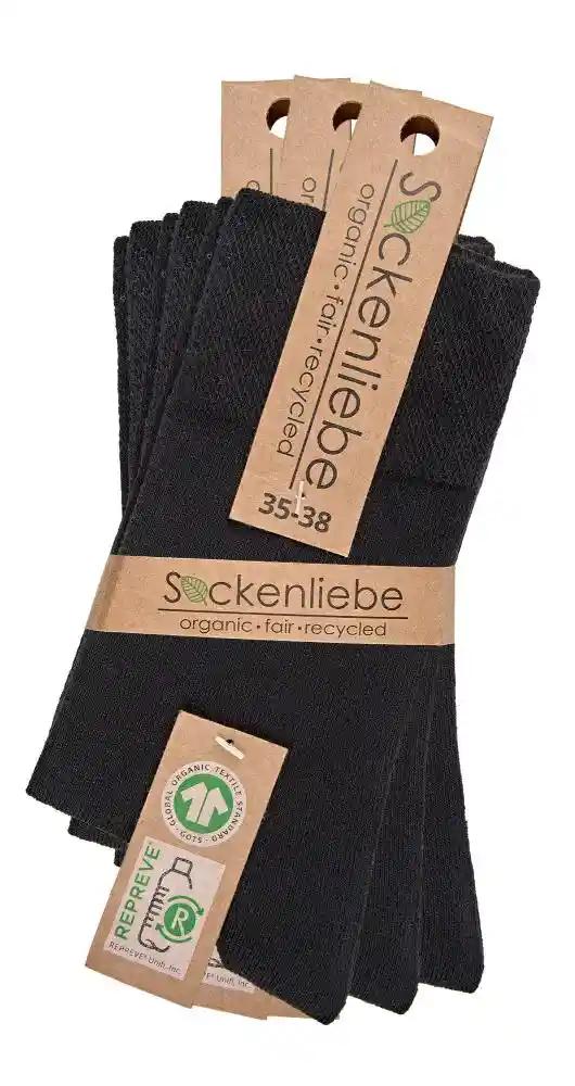 3 or 6 pairs of black socks made with 78% organic cotton and recycled PET bottles