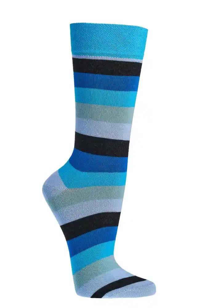 Nahezu komplett blau gehalten und mit schwarzen Ringeln abgesetzt sollten die halblangen Socken nicht in deinem Schrank fehlen. 