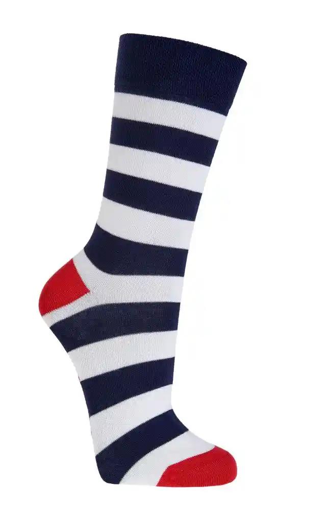 Bio-Socken aus 98% Baumwolle mit maritimem Streifenmuster in Dunkelblau-Weiß und roten Akzenten an Ferse und Spitze, Teil der 3 oder 6 Paar Unisex Kollektion